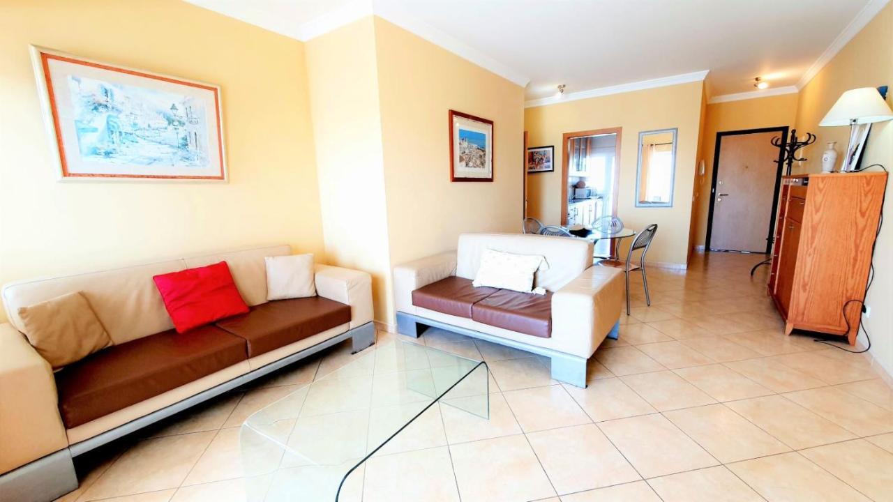 Quarteira Beach Vacation: 2Br Steps To The Sand Екстериор снимка